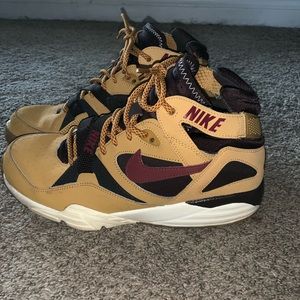 Retro Nike Air Trainer Max 91 Haystack Team Red